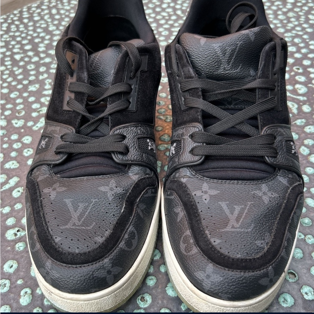 Louis Vuitton Trainer Sneakers - Size 44/10.5 Mens - Black and White